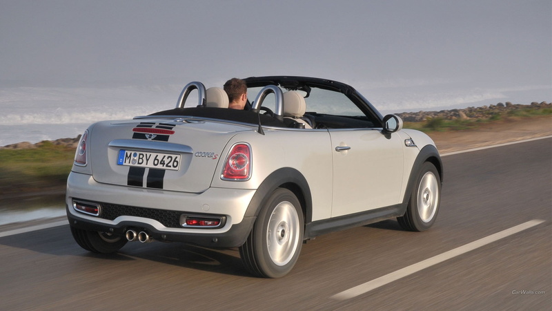full length, driving, car, road, speed, nature, men, motion, protection, side view, Mini, standing, motor vehicle, 1080P, security, transportation, mode of transportation