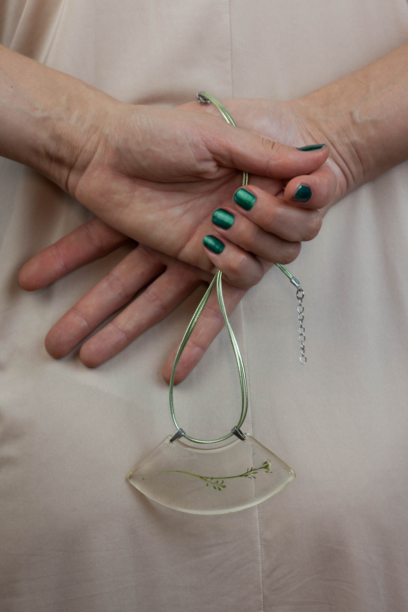 person, care, close-up, art and craft, human, hand, woman, thread, green, women, child, focus on foreground, personal accessory, finger, 5K, medicine