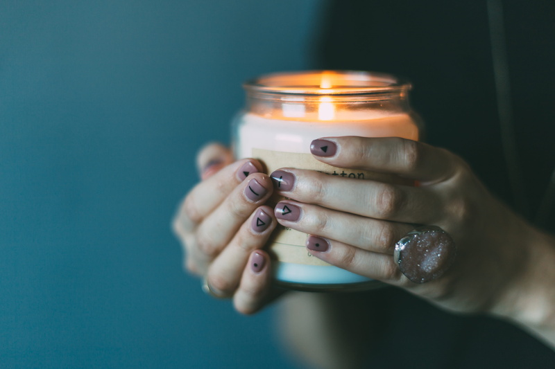 nail, hands, candle light, fingernail, candle, nail color, hand, light, warm, human body part, food and drink, focus on foreground, person, body part, glass