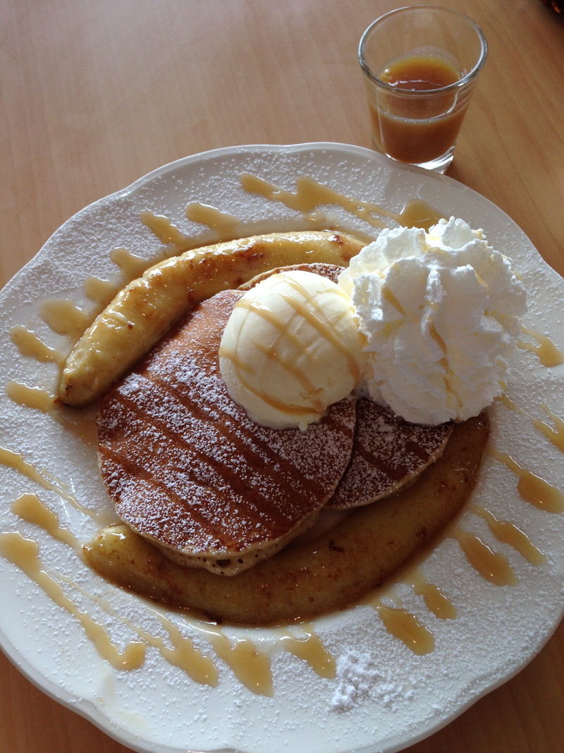 pancake, indoors, cake, freshness, snack, 2K, pancake banana caramel, sweet food, frozen food, indulgence, dairy product, caramel, no people, dessert