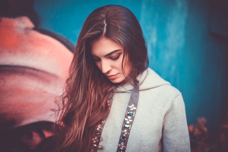 spontaneou, casual clothing, depression - sadness, wearing, hair, brown hair, one person, front view, hairstyle, women, female, city, chill, beautiful woman