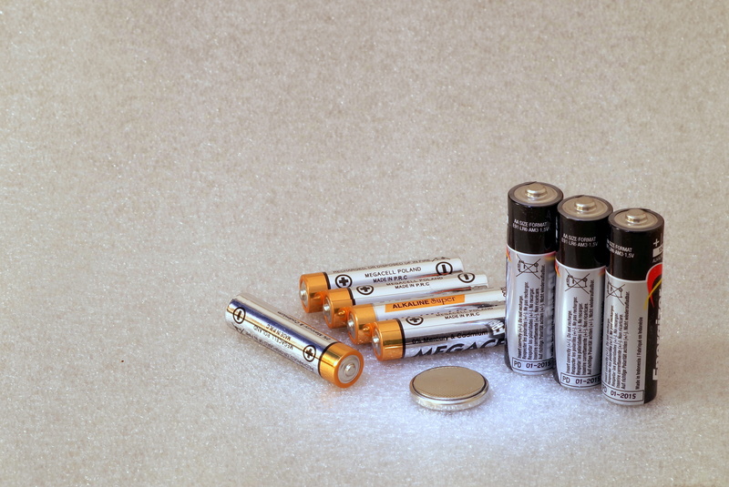 light, steel, Battery, studio shot, choice, work Tool, white background, 4K, no people, glass - material, metal, variation, Batteries, copy space, seasoning