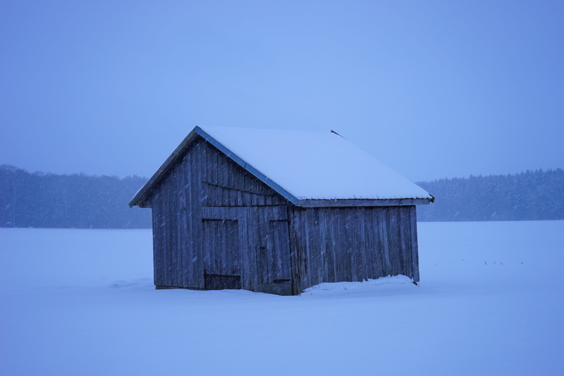 scale, cold temperature, 5K, sky, tranquil scene, landscape, wintry, cold, building, frost, building exterior, cottage, snow, beauty in nature, tranquility