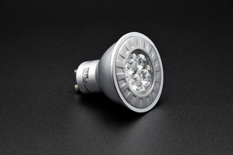 led light, energiesparlampe, indoors, copy space, personal accessory, shape, light, lamp, metal, led, technology, cut out, single object, 5K, still life