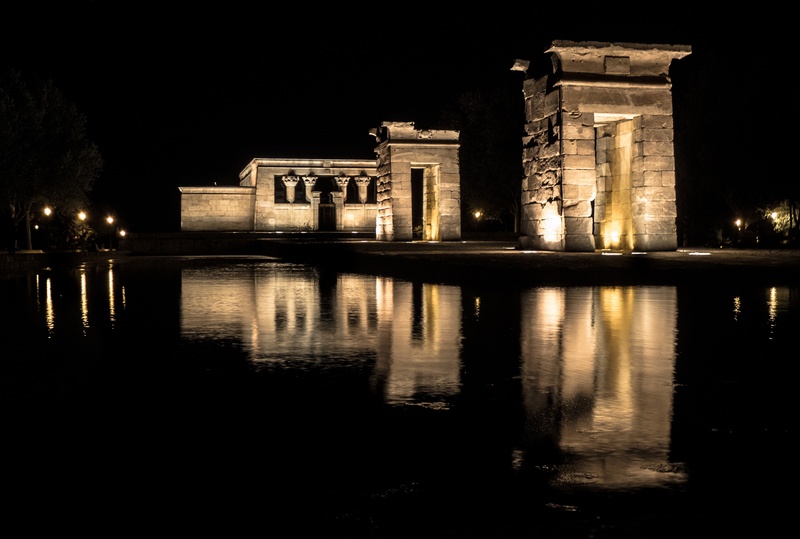 illuminated, architecture, sky, old, outdoors, near, penumbra, ancient, 2K, city, building exterior, stone house, built structure, peaceful, light, madrid
