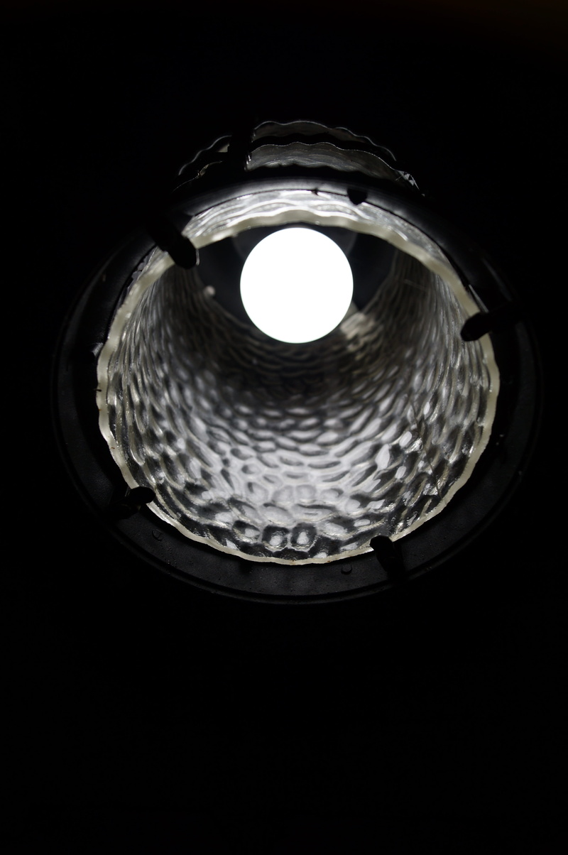 dark, electric light, ceiling, close-up, Lights, night, Lighting, low angle view, Focus, glowing, black, 4K, darkroom, illuminated, pattern, bulb, geometric shape