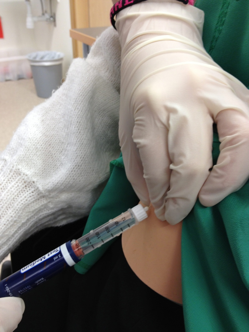 healthcare and medicine, adults only, patient, Syringe, 2K, one person, hospital, lifestyles, real people, Care, doctor, holding, medical supplies, surgical glove