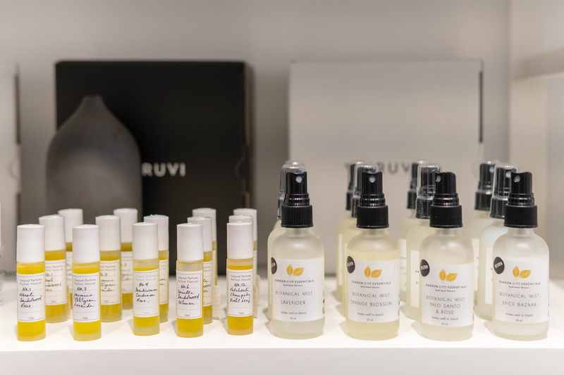 healthcare and medicine, close-up, side by side, arrangement, variation, natural moisturizer, in a row, anti aging, laboratory, still life, skin, shelf