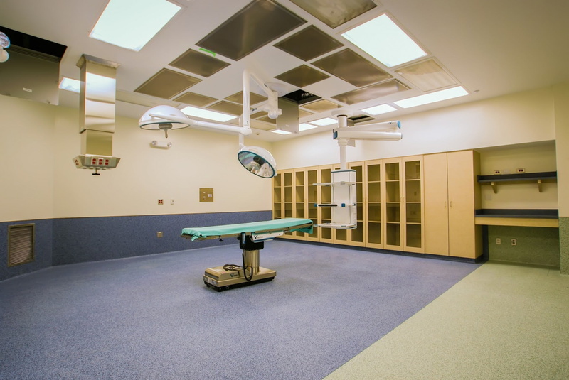 bed, hospital, surgery, blue, clean, luxury, empty, exercising, walls, absence, lifestyles, silver, sparse, office, no people, modern, operating, doctor