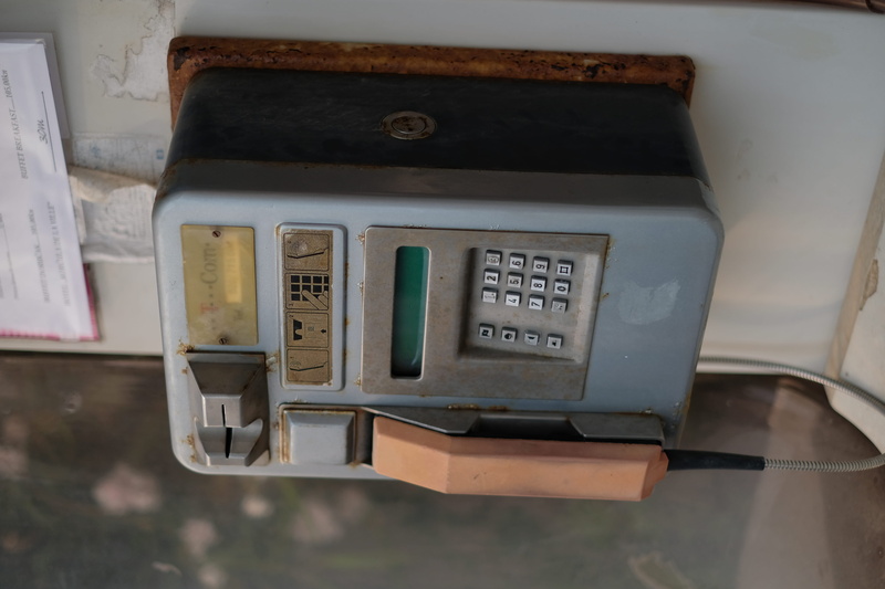 vintage, retro, gray, technology, coin operated, table, text, electrical equipment, day, retro styled, still life, photo, telecommunications equipment