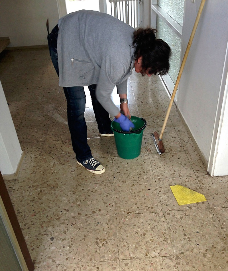 real people, work, men, bucket, green, viennese, casual clothing, container, chores, scrubbing brush, clean, cleaning equipment, cleaning lady, high angle view