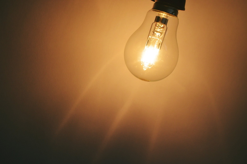 shine, 4K, edison, no people, ceiling, illuminated, imagination, lighting, single object, low angle view, lighting equipment, bulb, notion, light, electric lamp