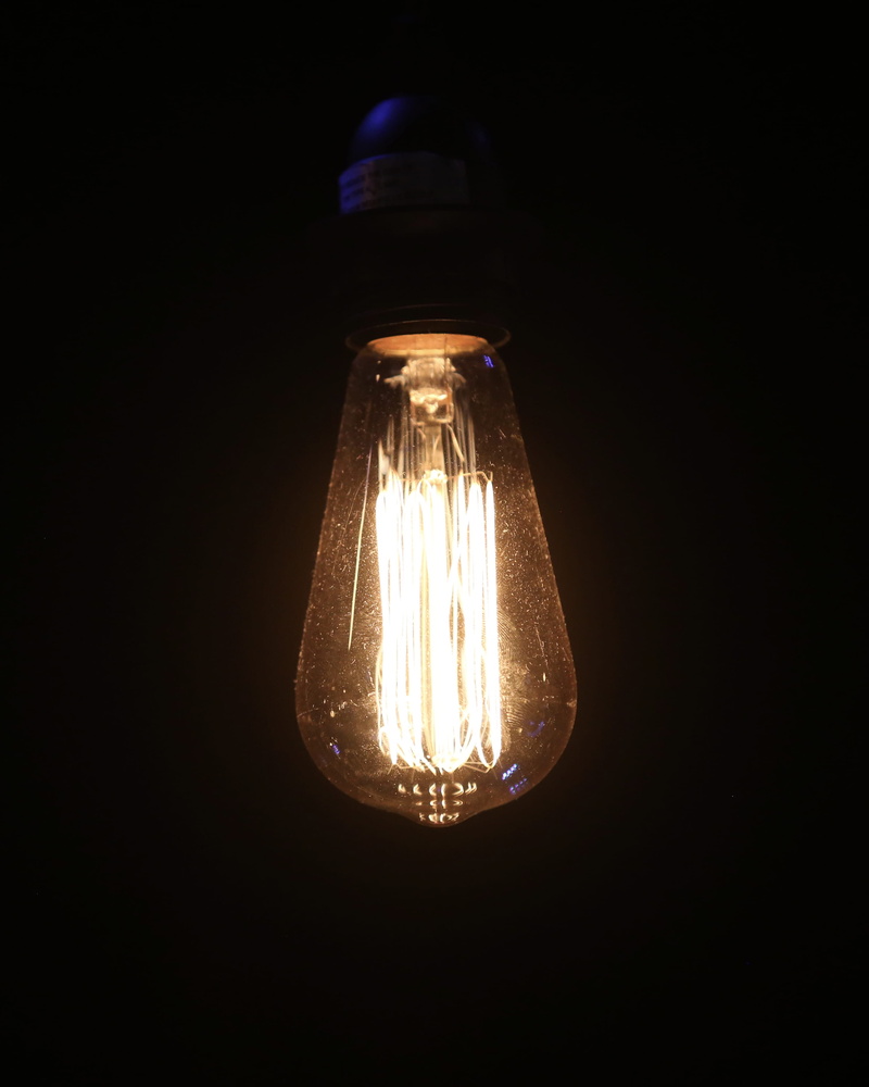 electricity, shine, filament, illuminated, indoors, fuel and power generation, lighting equipment, electric lamp, darkness, 2K, light, glowing, edison