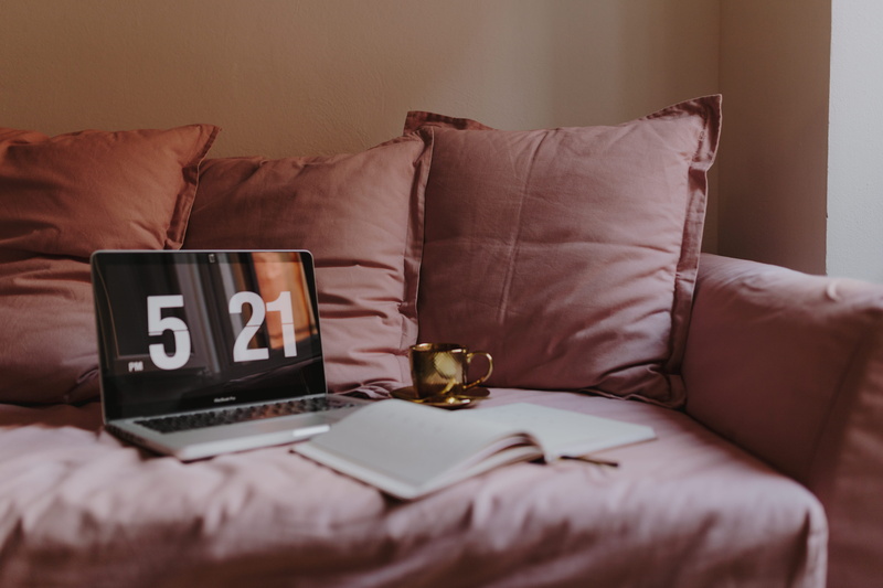 table, 5K, macbook pro, absence, laptop, home office, female office, relaxation, no people, furniture, macbook, domestic room, couch, pink, cushion, technology