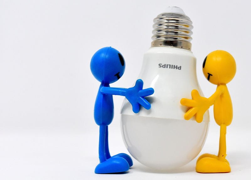 close-up, cut out, yellow, energiesparlampe, energy, group, 4K, still life, led, medium group of objects, lighting medium, lifestyles, energy saving, white color