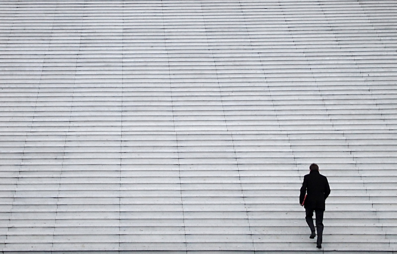 people, men, walk, loneliness, standing, climb, ladder, walking, copy space, adult, teenager, real people, 2K, stair, person, lifestyles, pattern, built structure