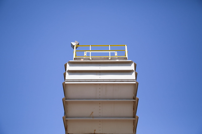white color, beach, tower, day, shadow, animal themes, clear, high, stark, 1080P, blue sky, platform, no people, building exterior, ladder, clear sky