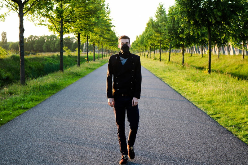 step, photo, front view, outdoors, standing, prinsenbeek, direction, vape, leisure activity, nature, diminishing perspective, long, the way forward, green