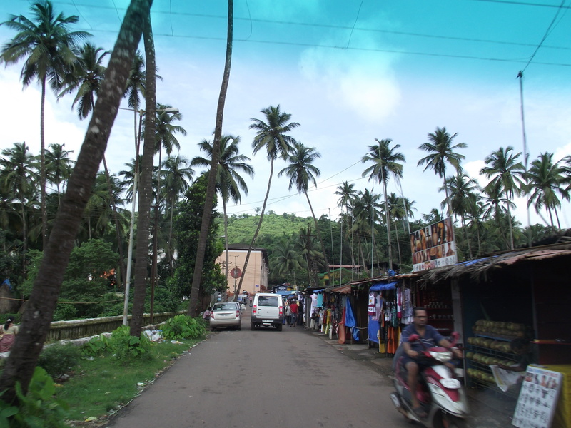 City, road, tree, town, city, Asia, direction, the way forward, poor, mode of transportation, coconut palm tree, sky, architecture, incidental people, day
