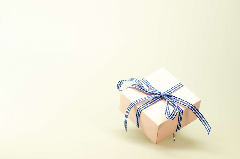 box, celebration, white background, package, bow, no people, single object, ribbon - sewing item, paper, decoration, wrapping paper, packaging, box - container