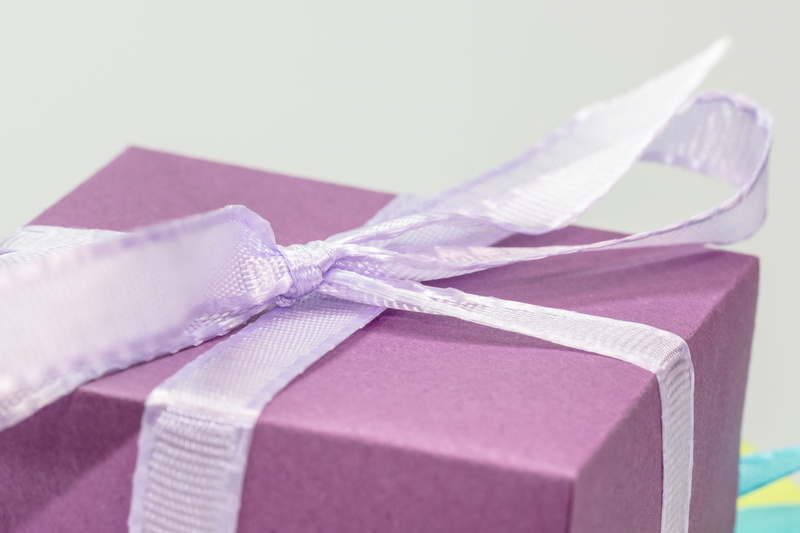 wrapping paper, box, bow, decoration, close-up, christmas, childrens birthday, Loop, gift, made, studio shot, box - container, packed, Package, indoors