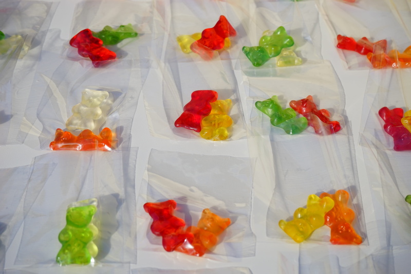 healthy eating, color, in a row, plastic, nibble, bears, transparent, gummi bears, strawberry, no people, food, 5K, still life, fruit jelly, close-up