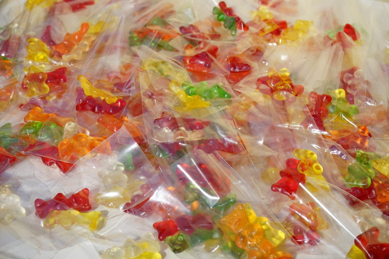 mitbringsel, cellophane, sweet, gold bears, bears, colorful, gelatin, plastic, fruit gums, indoors, Packed, still life, bag, polythene, color, 5K, fruit jelly