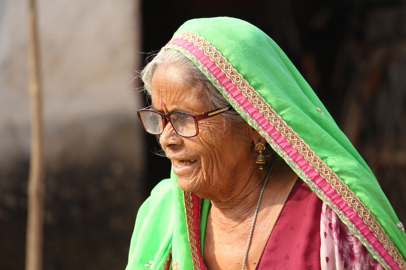 profile view, happiness, old, grandmother, glasses, leisure activity, adult, focus on foreground, old women, 5K, senior adult, old lady, portrait, headshot