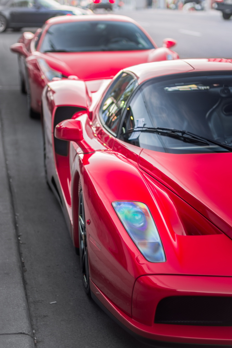 day, asphalt, close-up, stationary, sports, no people, city, way, outdoors, in a row, car, two, modern, 5K, street, ferrari, transportation, road, red