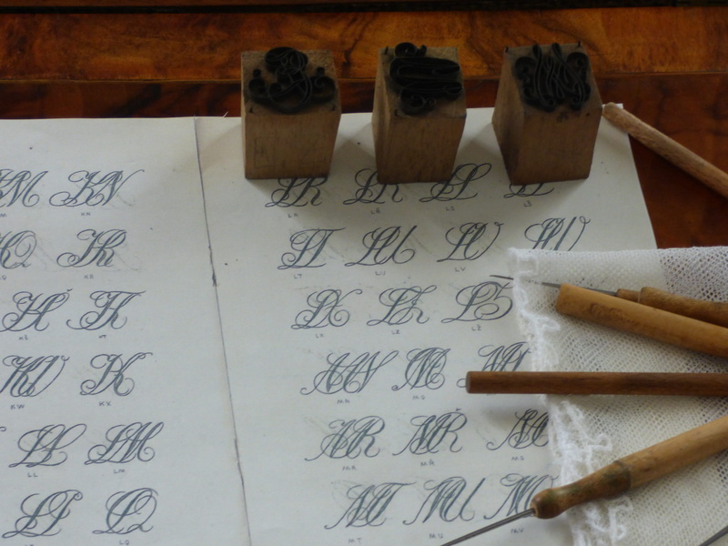ink, close-up, indoors, studio shot, group of objects, writing, Cutting, pen, still life, school, handwriting, wood - material, message, education, Inkwell