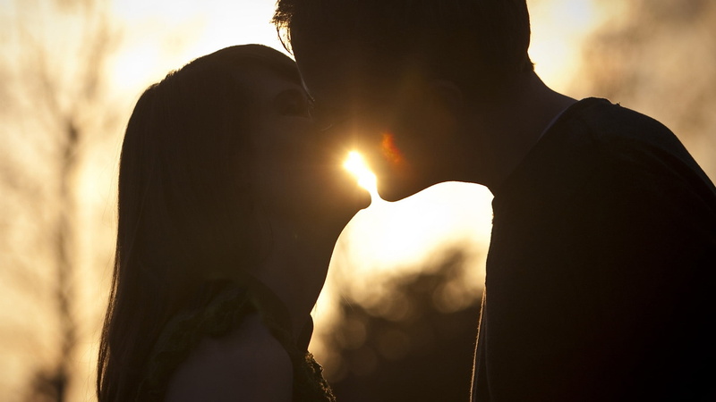 color, sunlight, candle, sky, focus on foreground, night, source of illumination, back lit, one person, emotion, nature, light, close-up, performer, fire