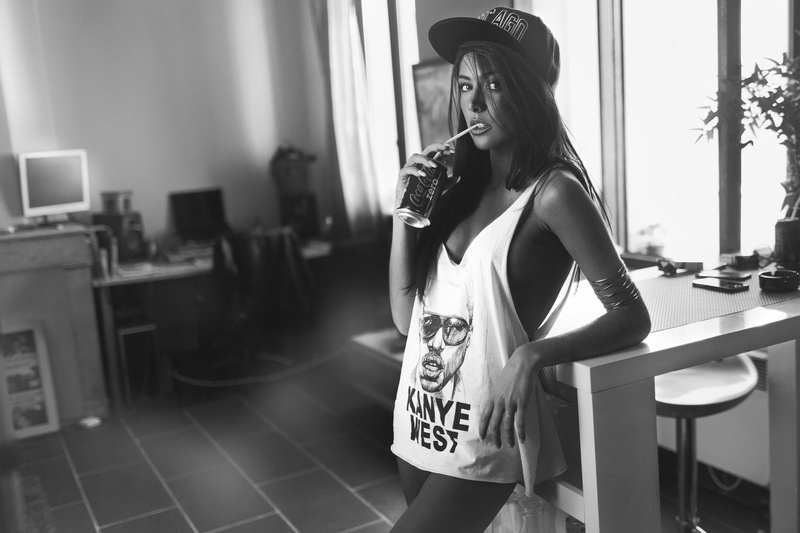 s, printed, Mike, 1080P, kanye, top, women, drink, Vince ArtProject, tank, Emilie, west, look