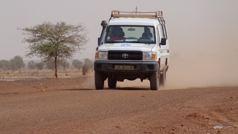 volunteer, assistance, help, nature, land, plant, sports utility vehicle, off-road vehicle, environment, transportation, motor vehicle, non-profit, desert