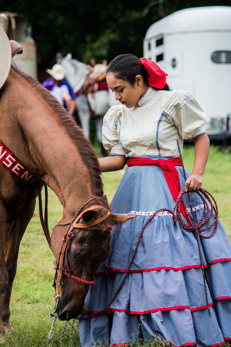 domestic animals, herbivorous, leisure activity, emotional, mammal, tradition, 5K, pride, day, real people, outdoors, skirts, pets, focus on foreground