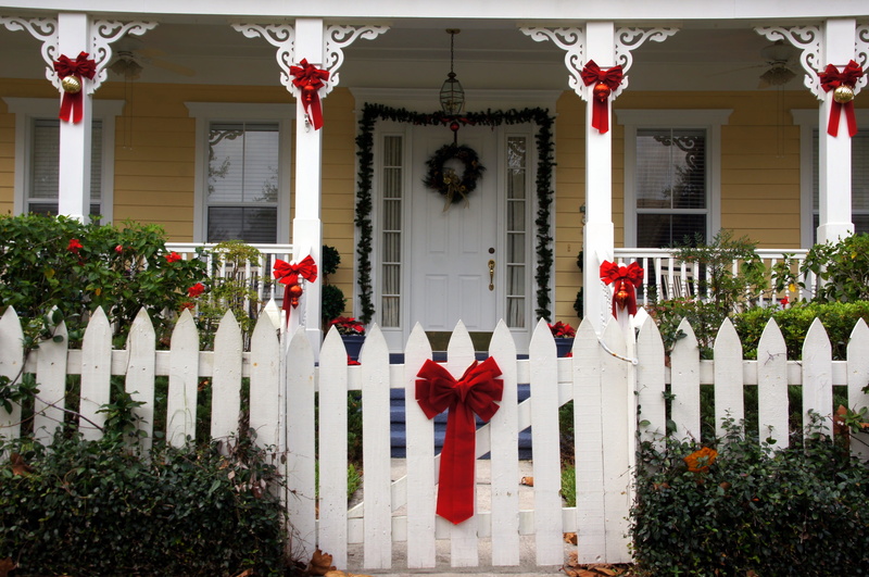 day, barrier, white, red, plant, no people, Planned City, Place, holiday - event, architectural column, entrance, nature, Florida, christmas, built structure