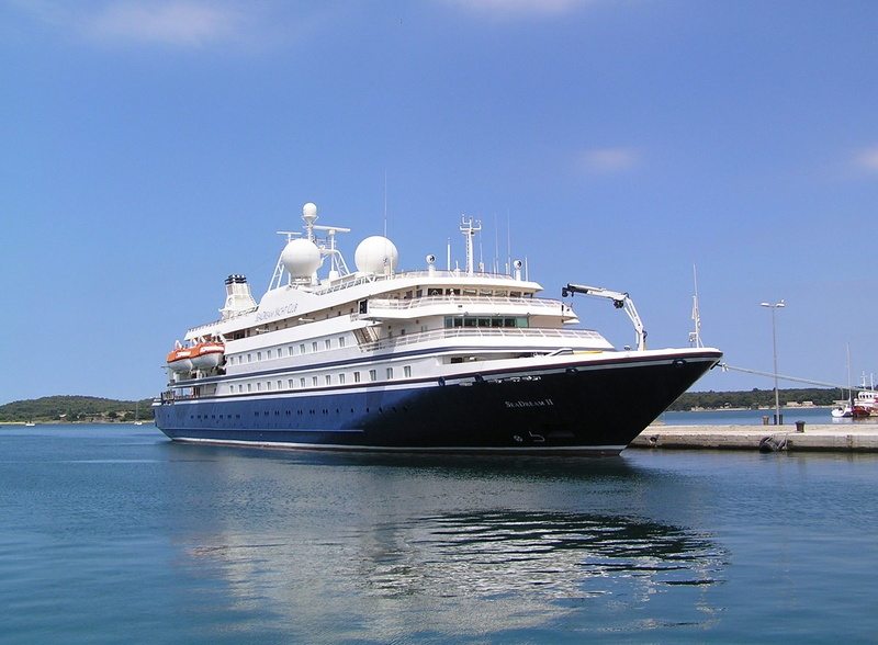 no people, nautical vessel, yachting, ship, Yacht, transportation, white, cruise ship, lifestyle, nautical, holiday, sky, Boat, outdoors, blue, Superyacht