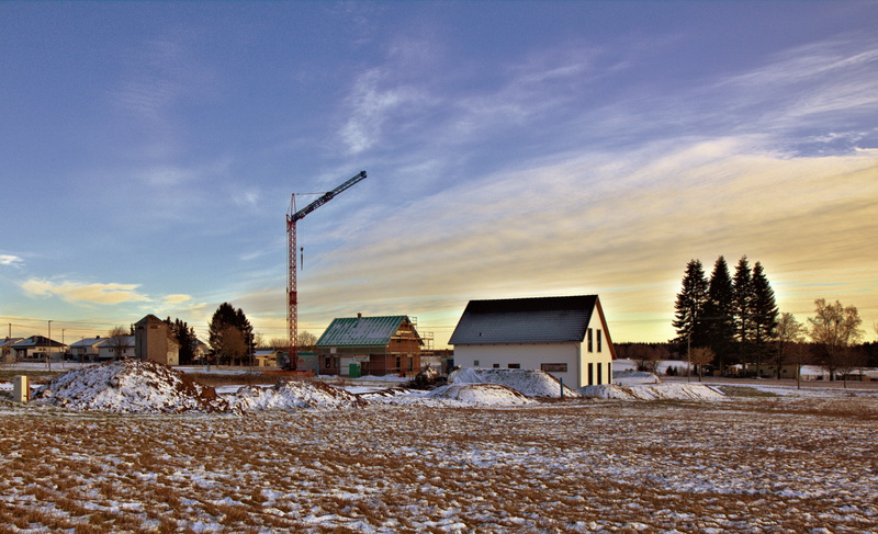 clouds, tree, crane, plant, outdoors, field, baukran, land, sky, cottage, snow, landscape, built structure, build, winter, snowcapped mountain, architecture