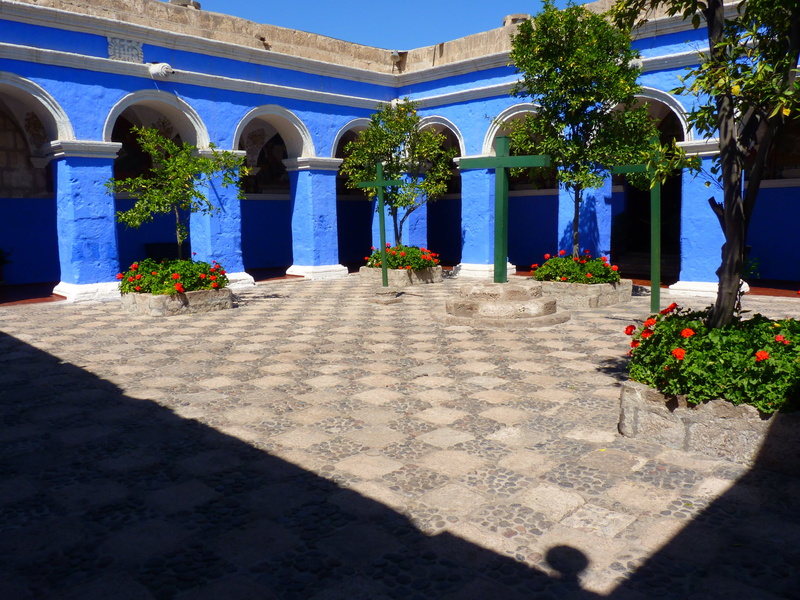 architectural column, courtyard, architecture, monastery santa cathalina, potted plant, blue, space, inenhof, peru, flowering plant, footpath, building exterior