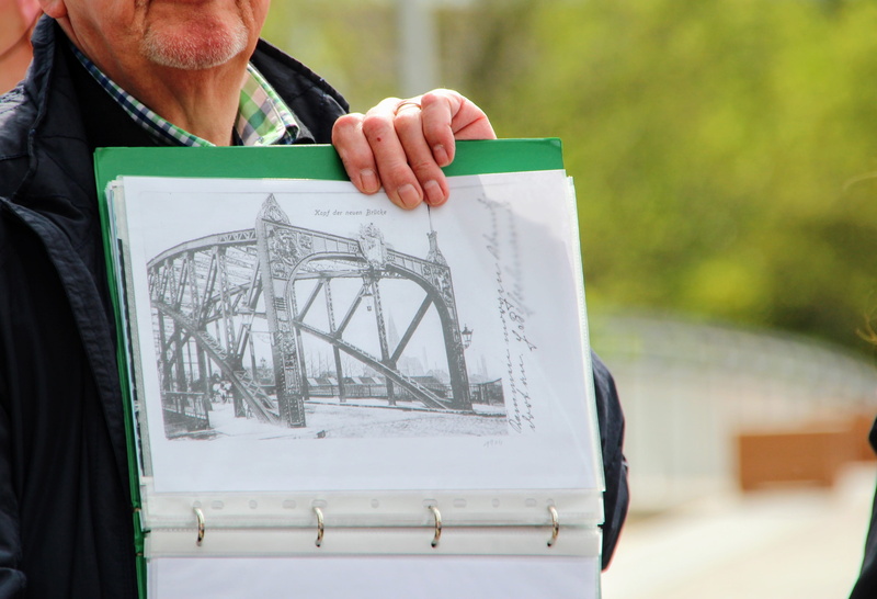 Dortmund, one person, focus on foreground, Bridge, lifestyles, real people, drawing, 4K, activity, adult, hand, human hand, one senior man only, senior adult