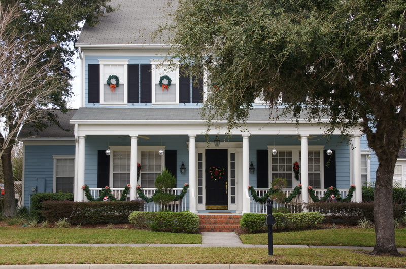 tree, building exterior, grass, architecture, florida, outdoors, window, built structure, house, door, day, 2K, celebration planned city, lawn, plant