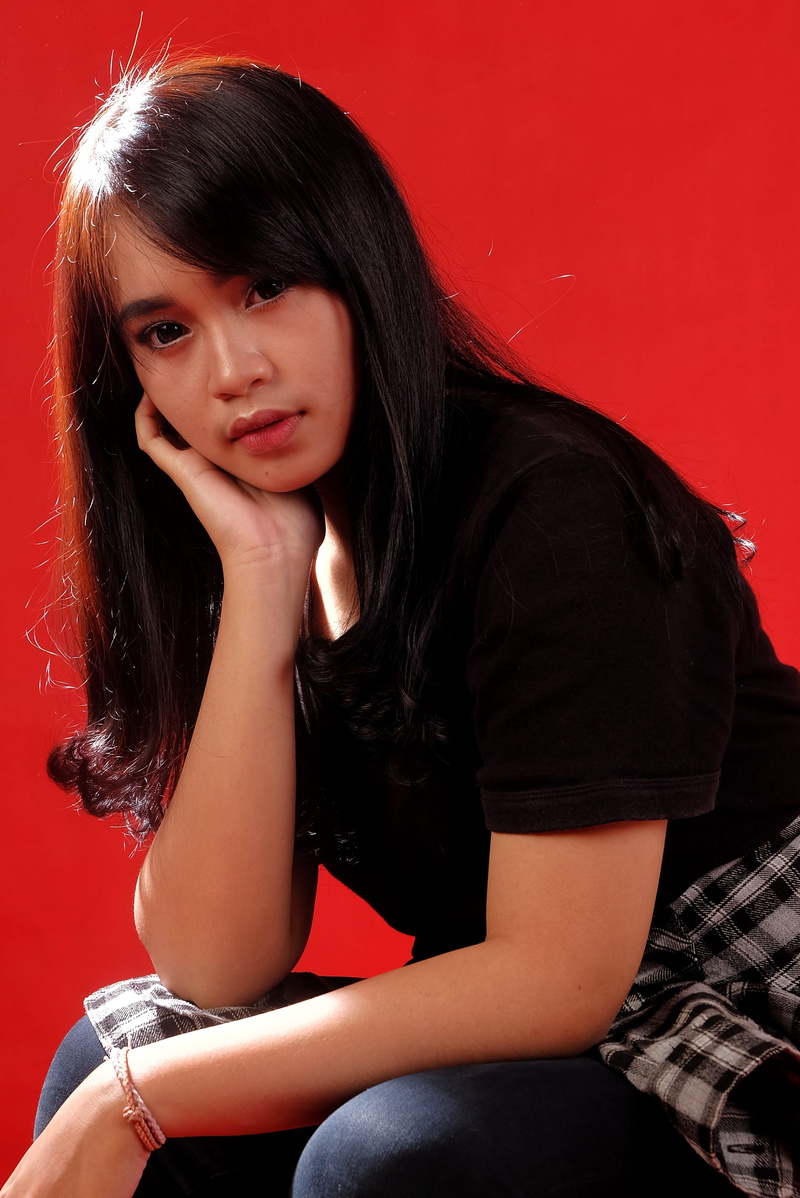 4K, long hair, three quarter length, one person, young women, yogakarta, beautiful woman, indonesian, contemplation, beauty, indoors, young adult, klaten