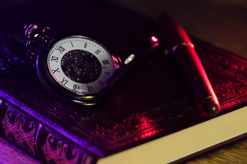 antique, personal accessory, vintage, clock, clock face, fashion, artwork, pointer, wealth, number, time, studio shot, close-up, 5K, timeless, watch, instrument of time