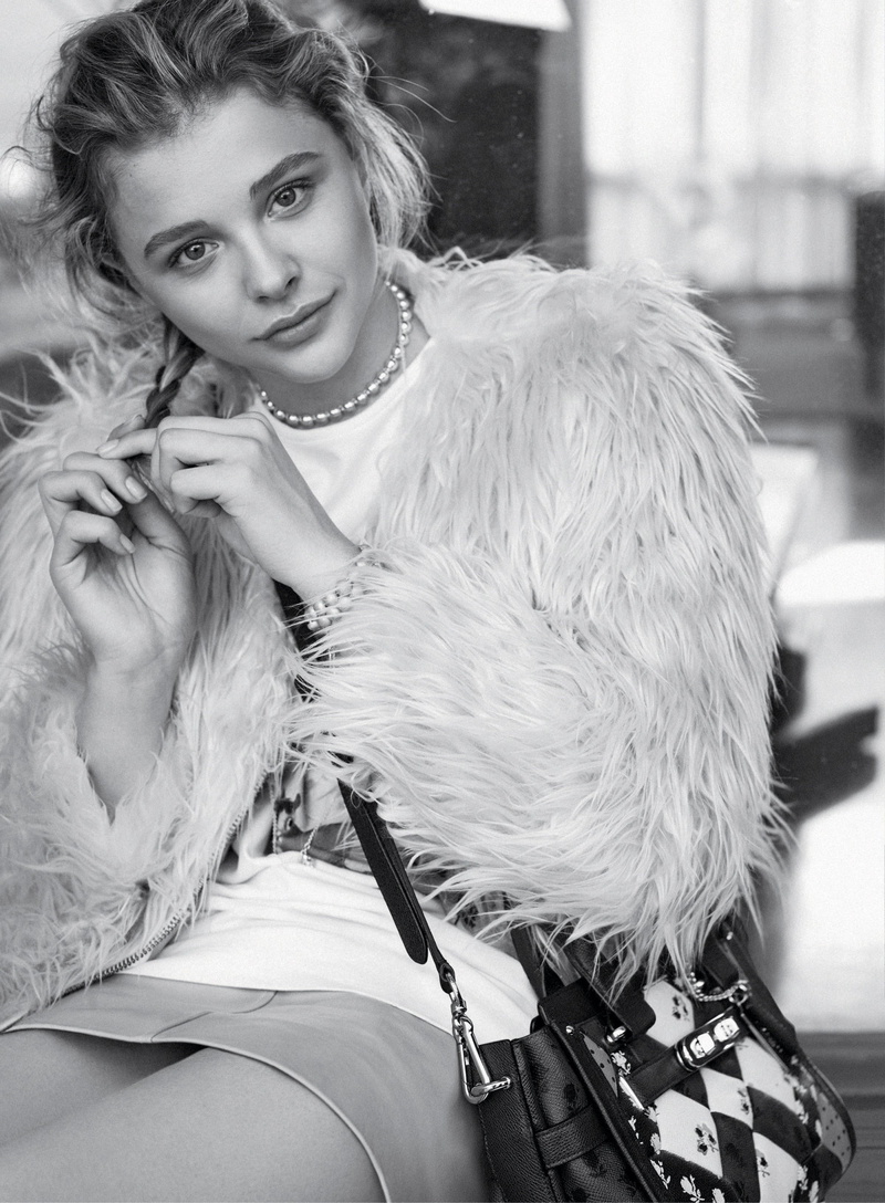 bag, black, chloë grace moretz, black and white, celebrities, white, moretz, chlo, grace, 2K