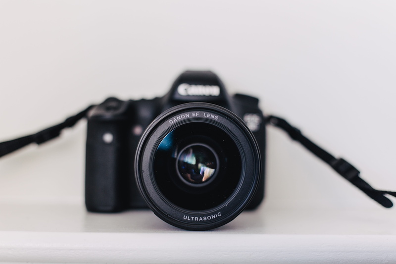 slr camera, electronics, silhouette, photography, dslr, adapter, technology, lens - optical instrument, webcam, photography themes, lens - eye, screen