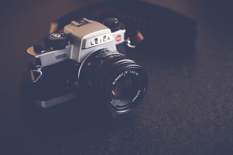 black, photography themes, black color, photo, leica, lens - optical instrument, gray, digital camera, indoors, antique, slr camera, high angle view, photographic equipment