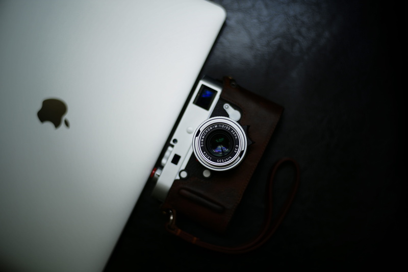 photo, indoors, photography themes, technology, domestic room, camera, 5K, arts culture and entertainment, digital camera, logo, macbook, lens, milc, wireless technology