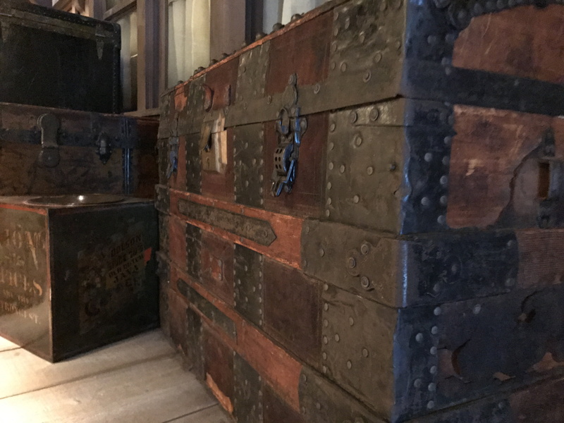 suitcase, wood - material, sui, baggage, 4K, wall - building feature, architecture, indoors, travel, day, no people, wall, abandoned, building, deterioration