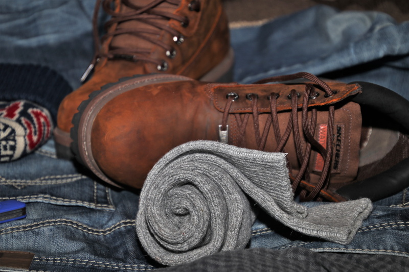 traveler, textile, human limb, shoes, camera, preparation of the, the baggage, passenger, holiday, goodbye, human foot, accessories, trip, boots, skin