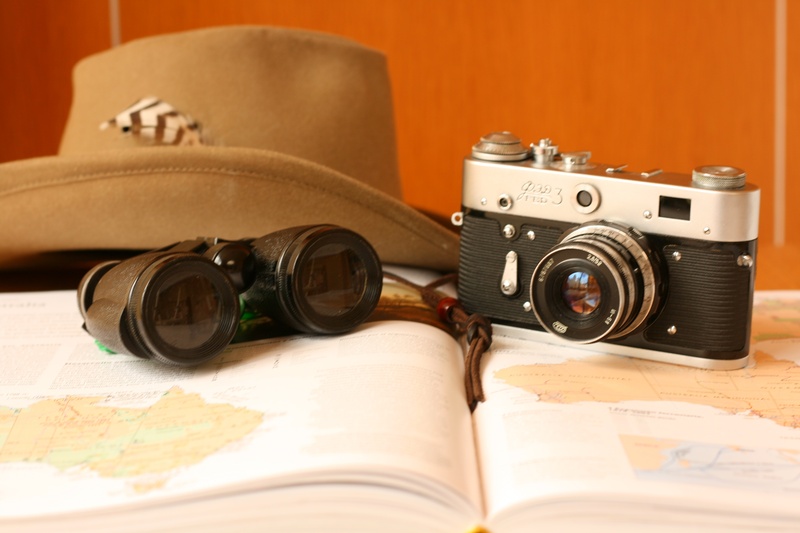 hat, photography themes, retro Styled, camera, photographic equipment, technology, tourist, travel, glasses, indoors, publication, lens - optical instrument