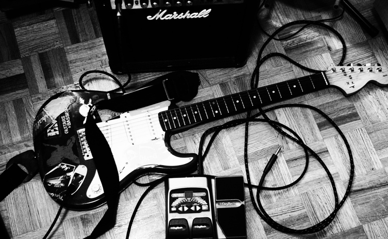 modern rock, amplifier, no people, indoors, rock music, cable, equipment, electric, guitar, still life, white, high angle view, connection, musical equipment